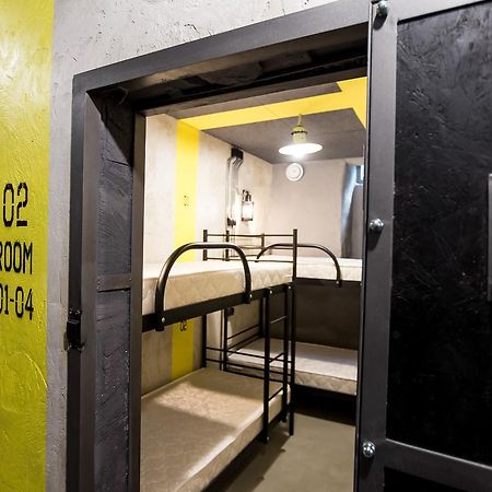 Lviv Loft Prison Vandrarhem Exteriör bild